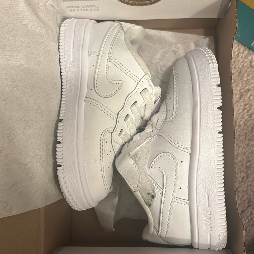 Toddler Nike Air Force 1 low easyon sz 6C lightly worn